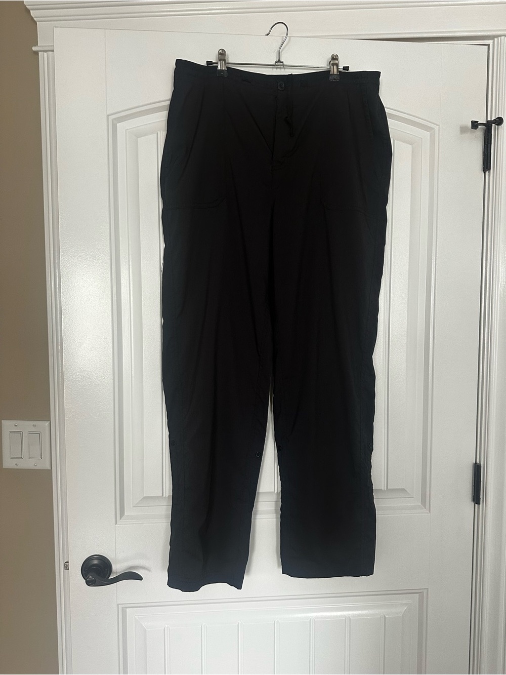 Ripskirt Convertible Straight-Leg Pants in Black
